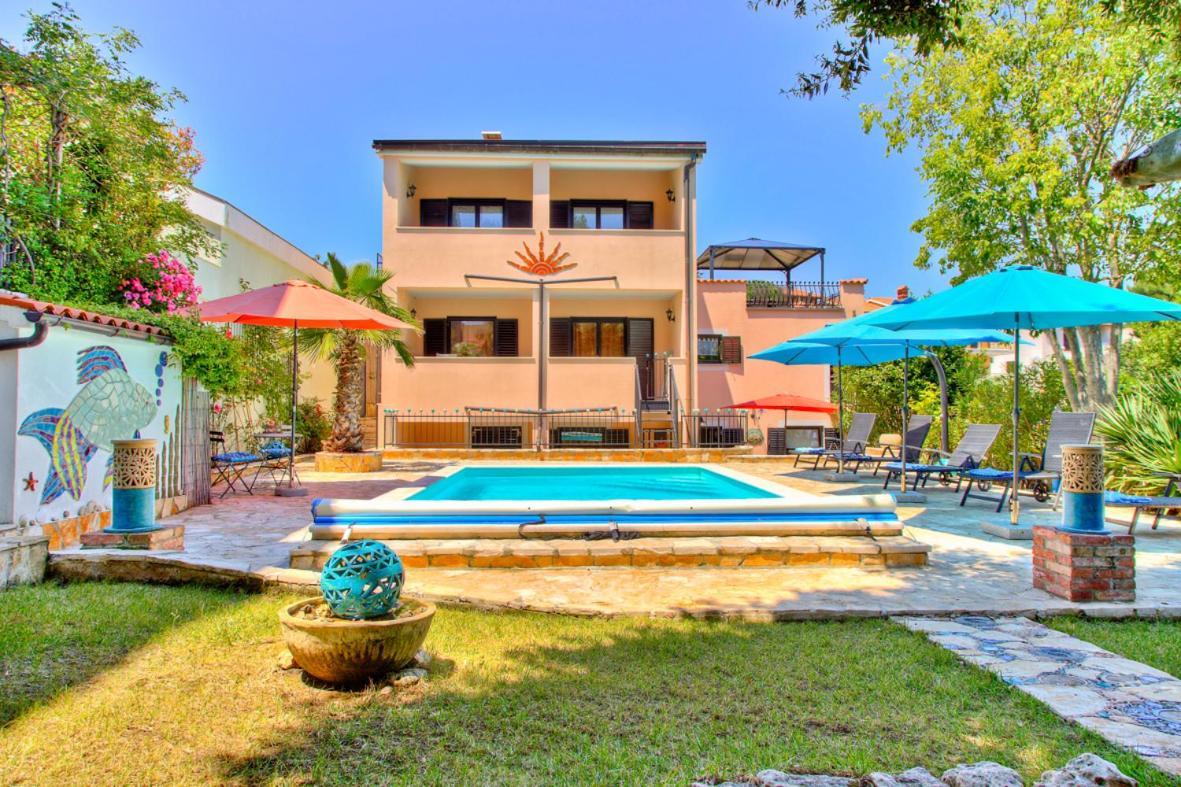 Villa Dolce Vita **** Premantura Bagian luar foto