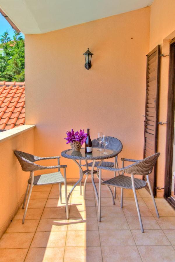 Villa Dolce Vita **** Premantura Bagian luar foto