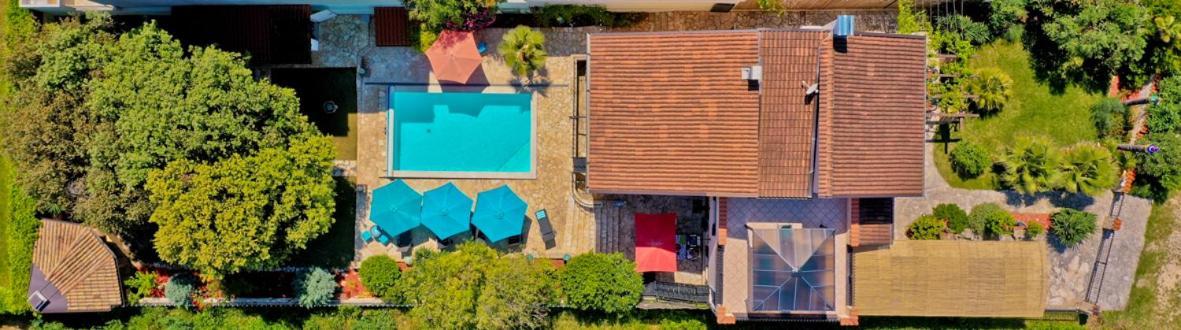 Villa Dolce Vita **** Premantura Bagian luar foto