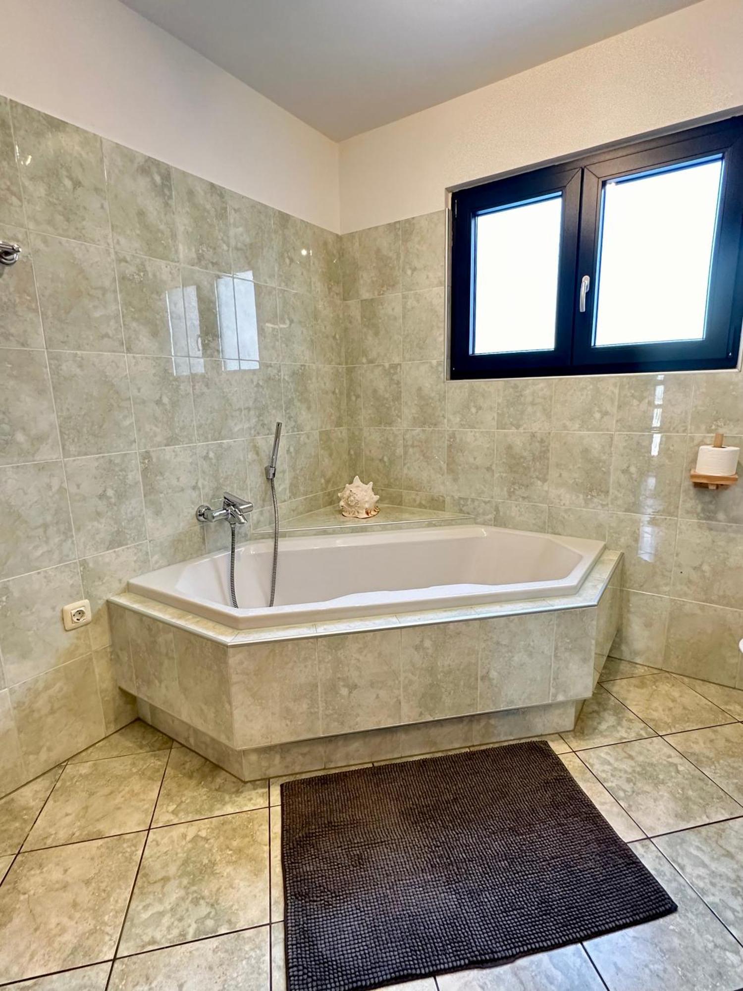 Villa Dolce Vita **** Premantura Bagian luar foto